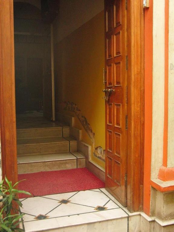 Shivakashi Guest House Варанаси Экстерьер фото